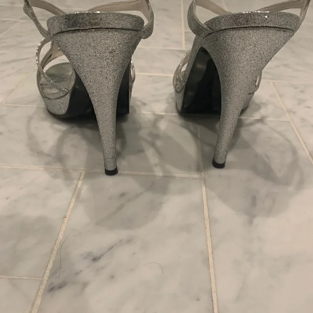 STUART WEITZMAN🤍Silver glitter platform slingback
